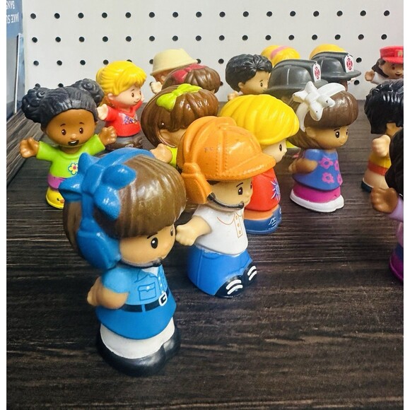 FISHER PRICE LITTLE PEOPLE LOT ( 31 ) PRINCESS,TOY STORY, PROFESSIONS & PARTS - Picture 9 of 14